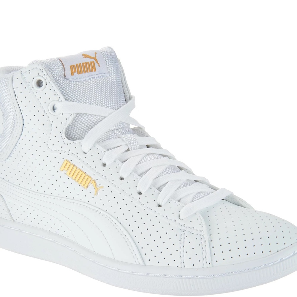 Women’s Puma white vikky mid high top 8.5 shoe.